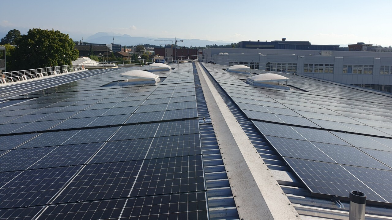 1'000 m2 PV-Anlage Ecoparts Hinwil