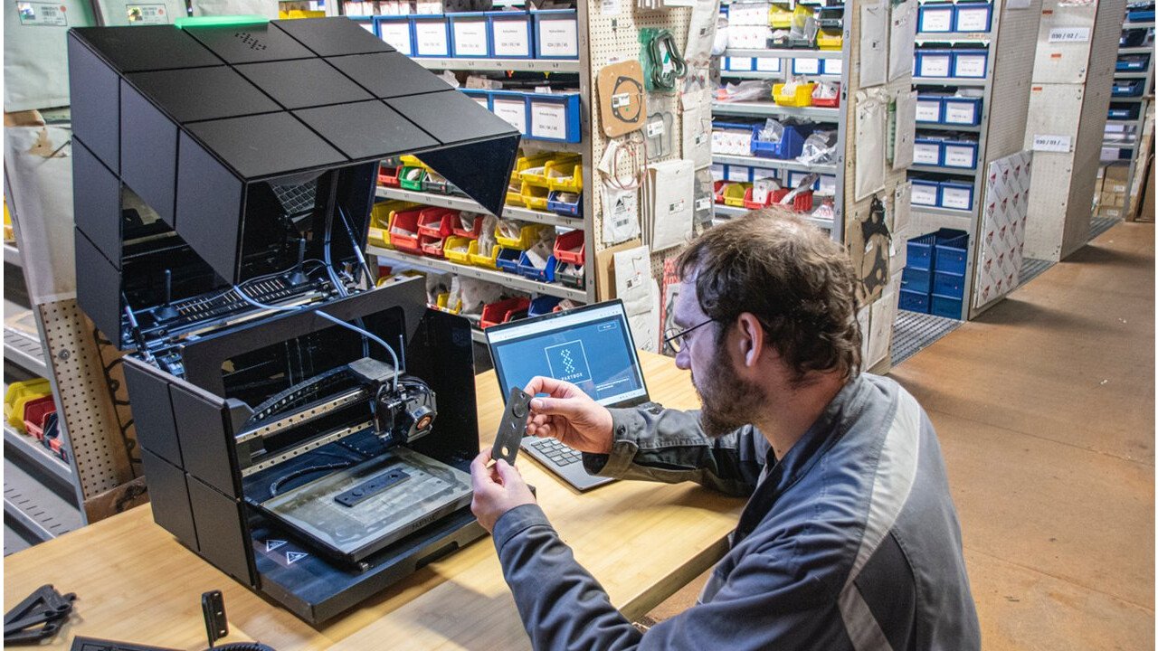 The Siemens Additive Manufacturing Network is used to receive CAD data for additive re-engineering and  is seamlessly integrated into Partbox OS.