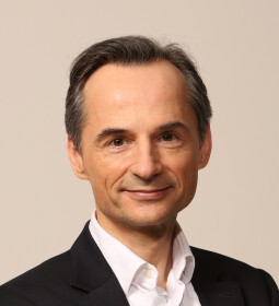 Dr. Stefan Czerner