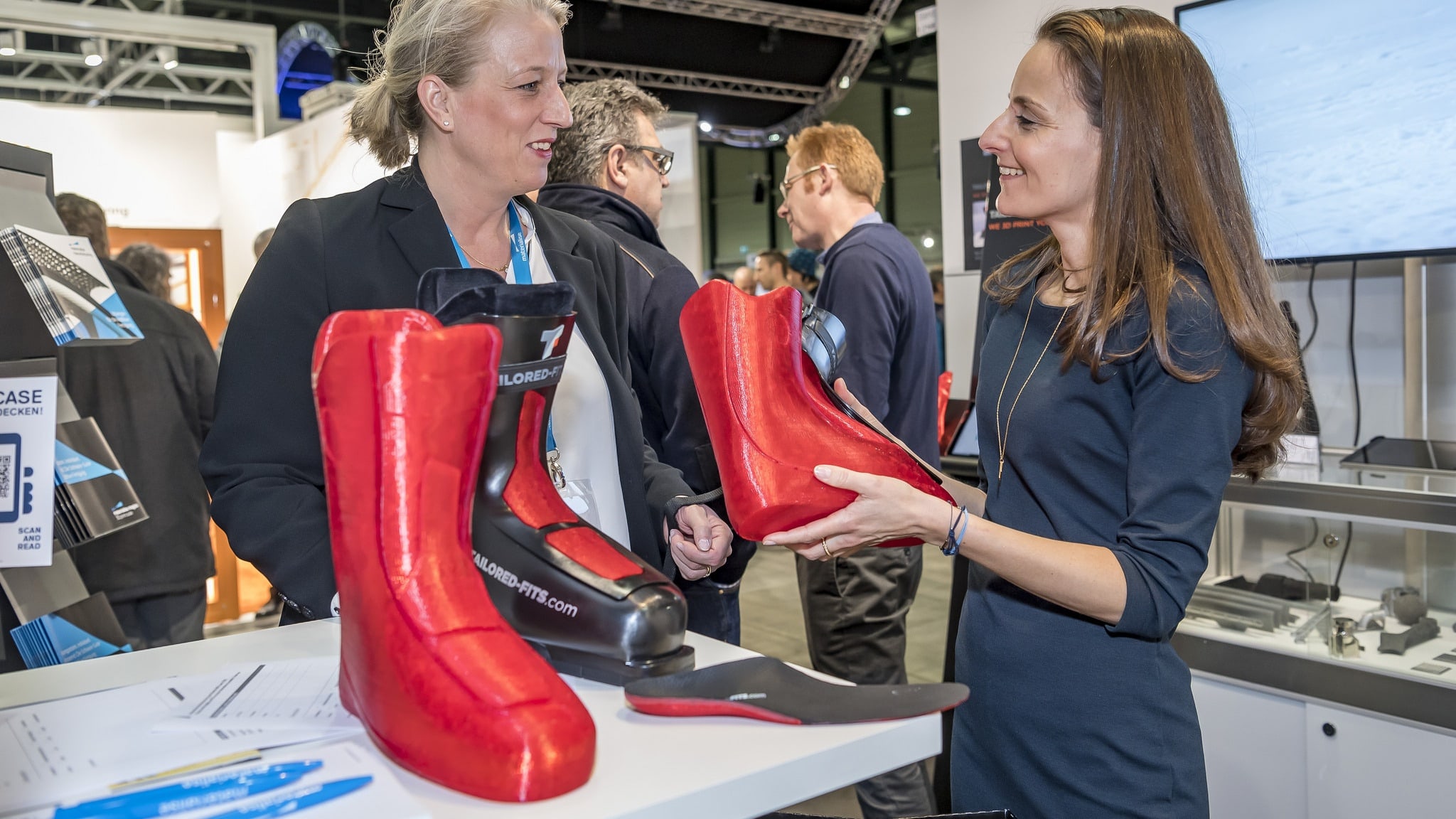 The exhibitors presented real application examples (showcases) - here a 3D printed ski boot.
