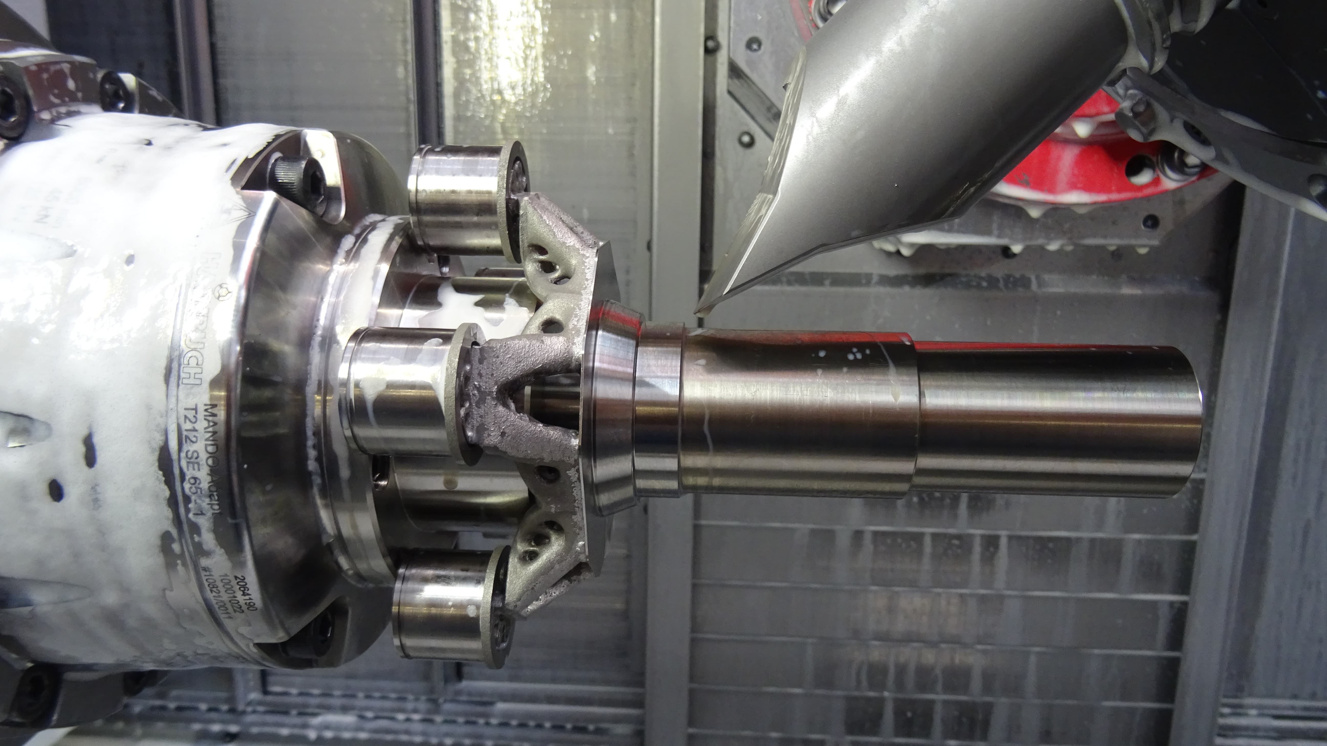 Final machining of the planet carrier on a turn-mill centre at ZPP