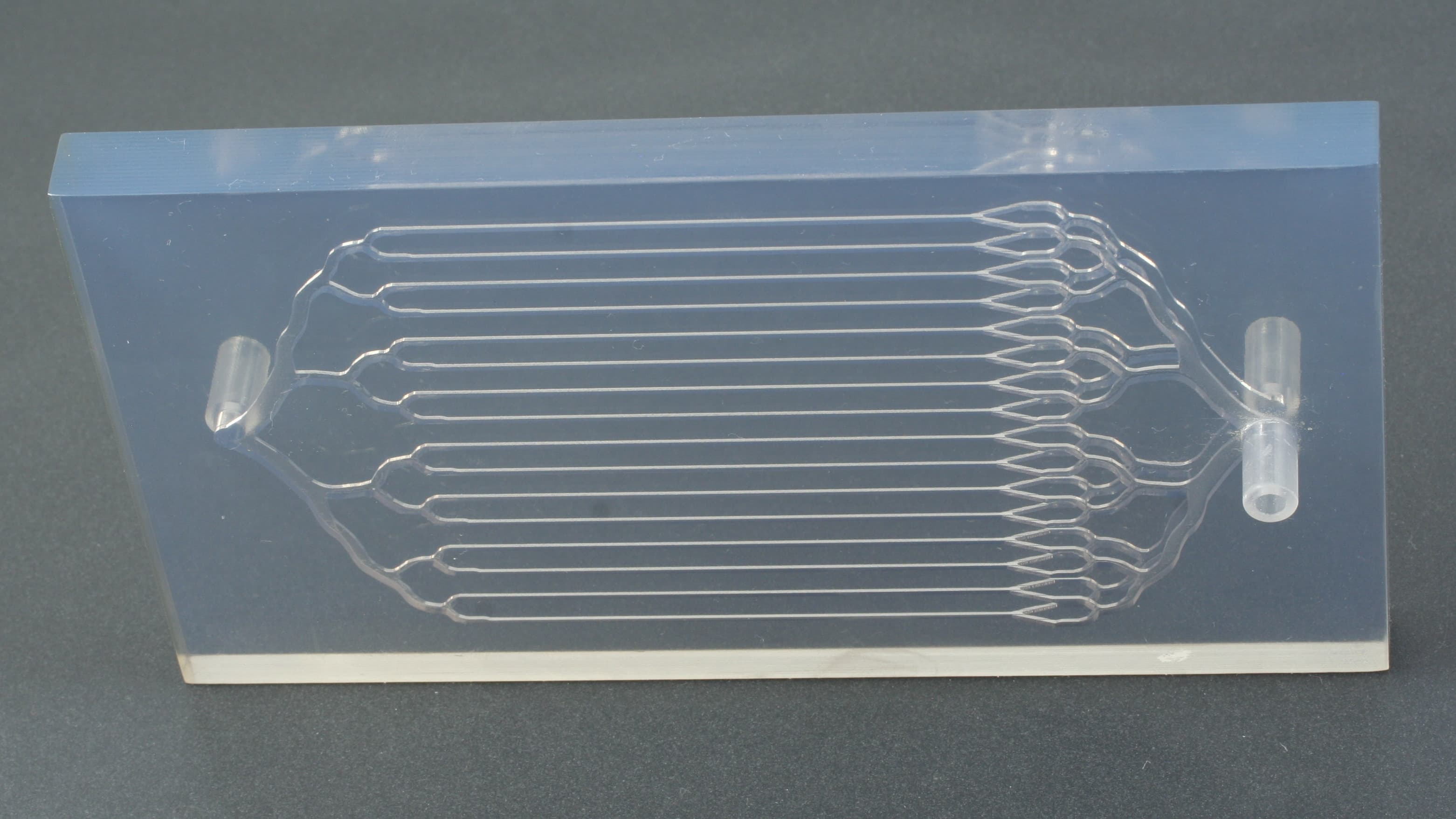 Transparentes 3D-Druckteil mit internen Kanälen